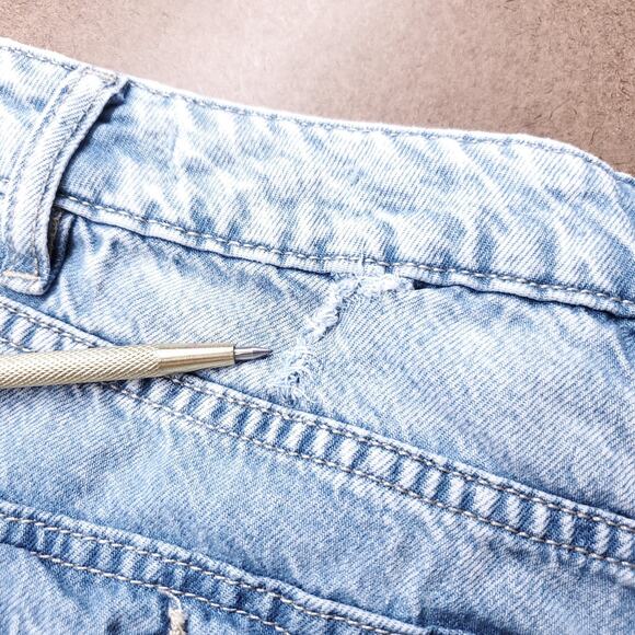 Forever 21 Premium Wide Straight Leg Cargo Jeans Sz 27 Blue Lt Wash Streetwear - Picture 3 of 12